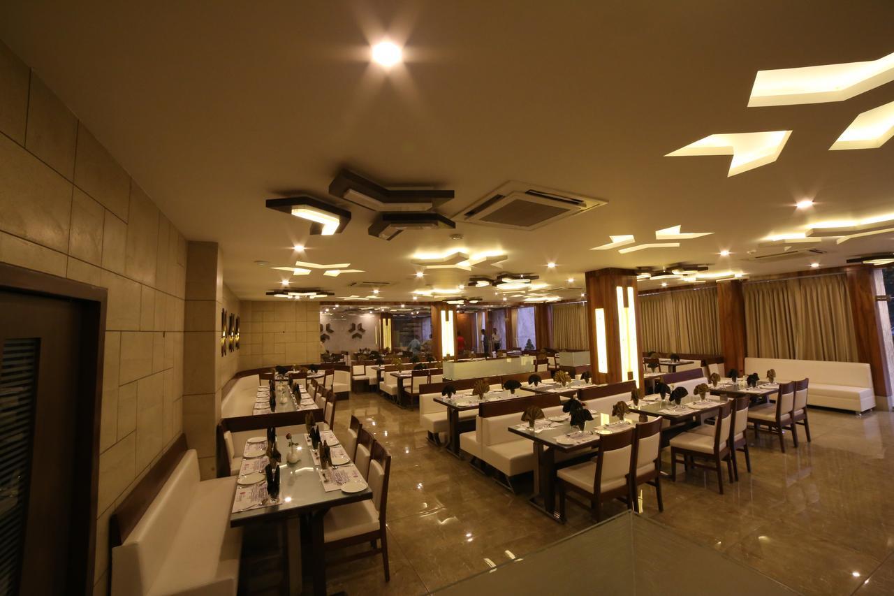 Hotel Arizona Inn Anand Exterior photo