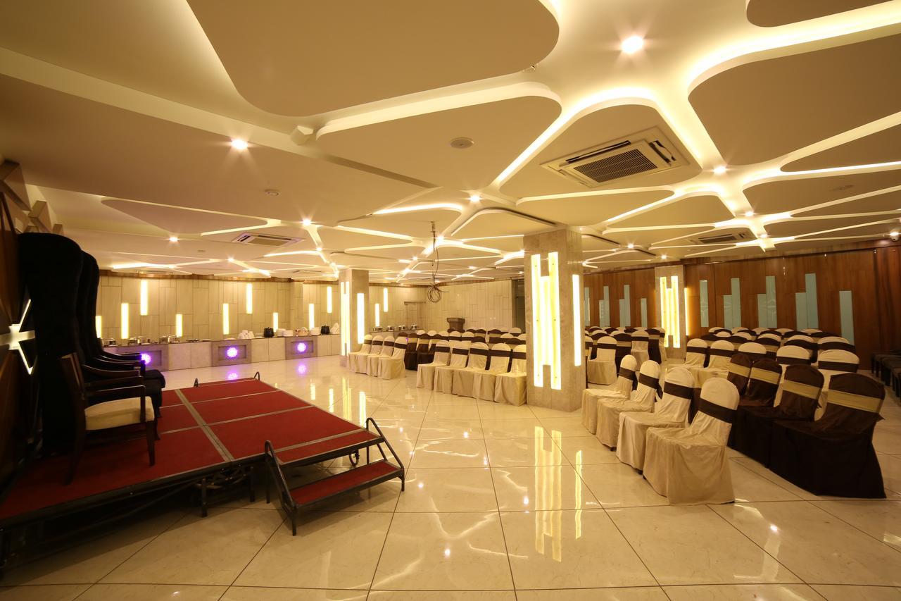 Hotel Arizona Inn Anand Exterior photo